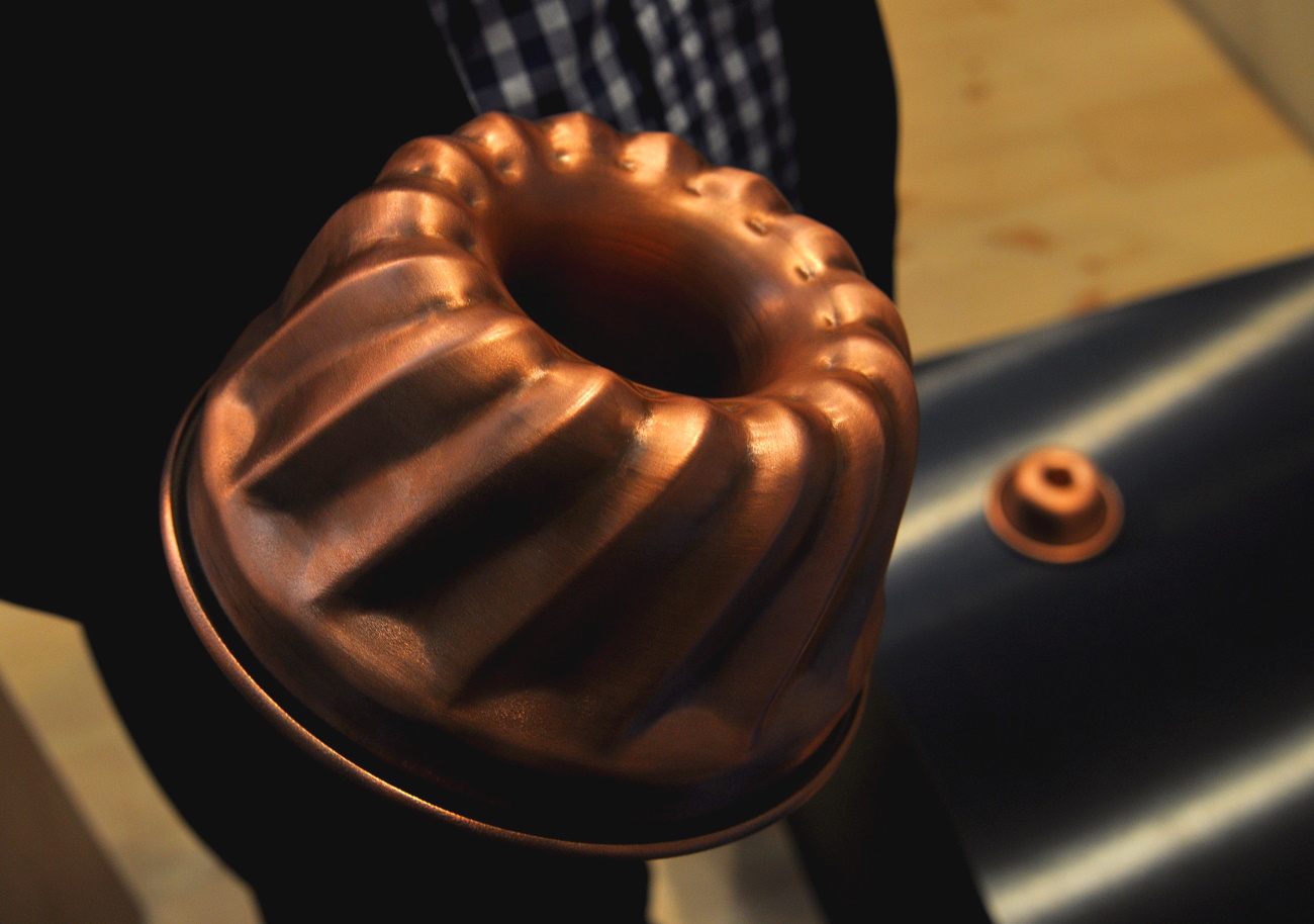 Manufakturen-Blog: Die neue Gugelhupf-Backform aus Kupfer - sie hat durch die spitzenmäßige Wärmeleitfähigkeit eine deutlich verringerte Backzeit (Foto: Wigmar Bressel)