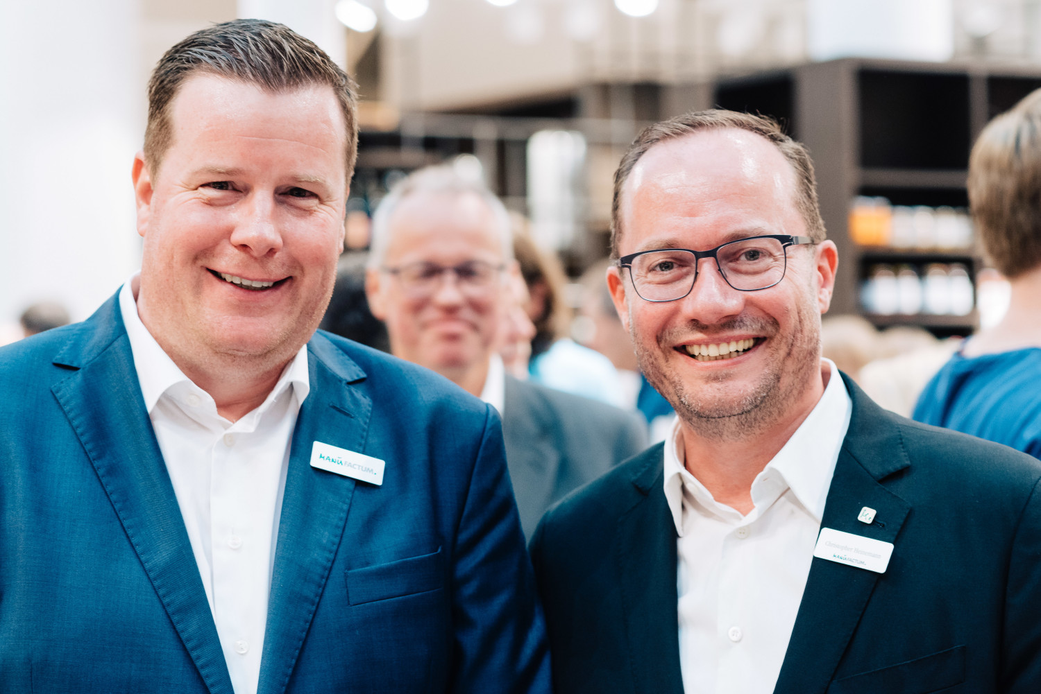 Manufakturen-Blog: Michael Hohoff und Dr. Christopher Heinemann beim Preopening Manufactum-Warenhaus Bremen (Foto: manufactum/Jonas Ginter für Wigmar Bressel)