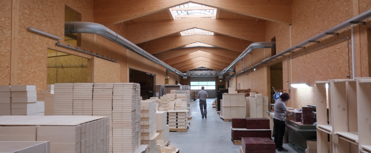 Manufakturen-Blog: Die zentrale Werkstraße durch die Holzmanufaktur Holz.lieb.ich in Zwiesel (Foto: Martin Specht)
