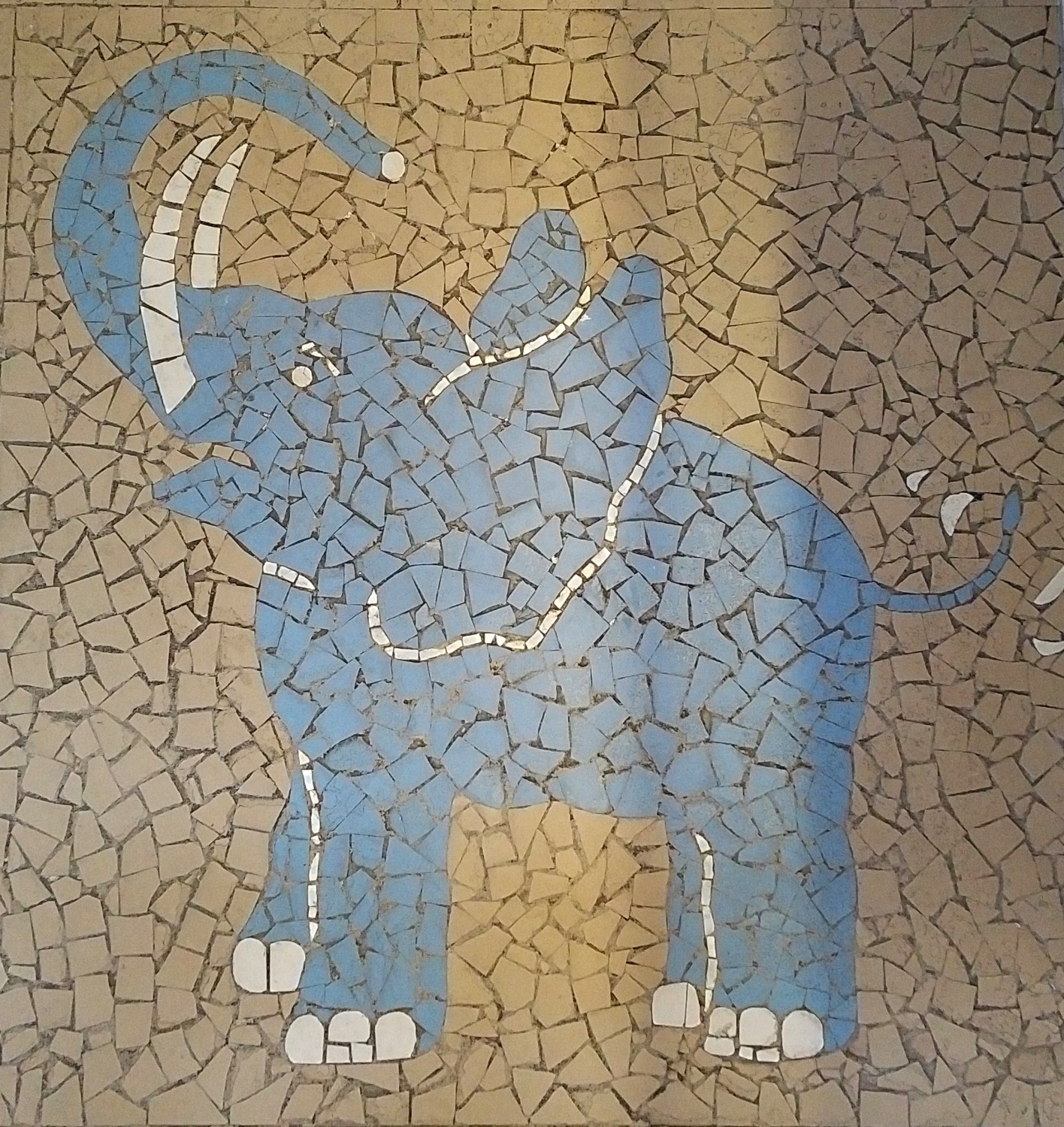 Manufakturen-Blog: Henry's Eismanufaktur Testeisdiele Eisdiele Saarbrücken Fliesenschmuck Blauer Elefant (Foto: Wigmar Bressel)