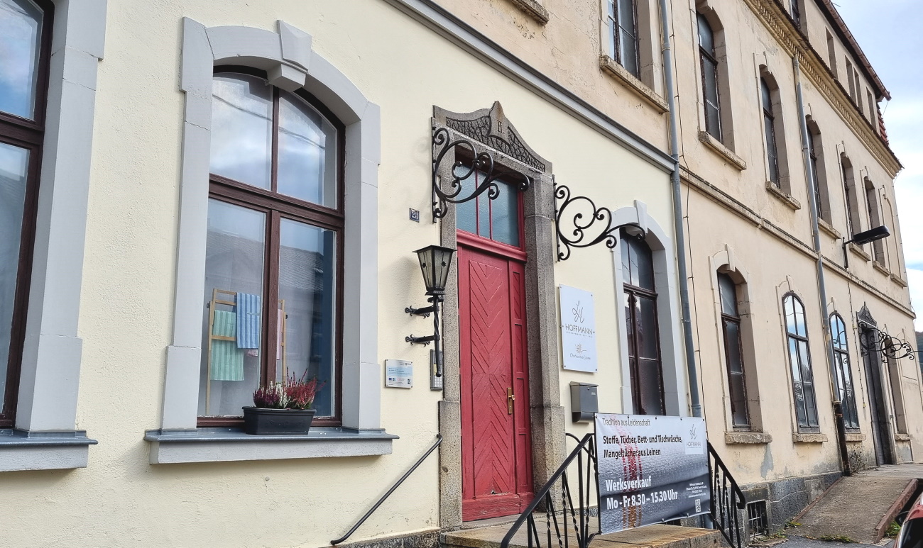 Manufakturen-Blog: Eingang zum Werksverkauf an der Zittauer Straße (Foto: Wigmar Bressel)