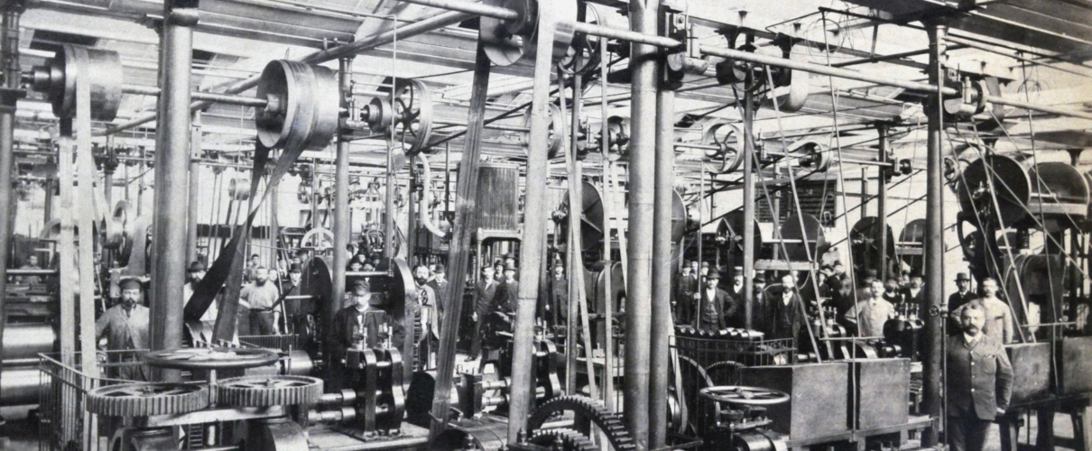 Manufakturen-Blog: Die Maschinenhalle der Silberwarenmanufaktur Koch & Bergfeld in Bremen im Jahr 1904, aufgenommen von Louis Koch (Repro: Wigmar Bressel)