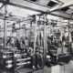 Manufakturen-Blog: Die Maschinenhalle der Silberwarenmanufaktur Koch & Bergfeld in Bremen im Jahr 1904, aufgenommen von Louis Koch (Repro: Wigmar Bressel)